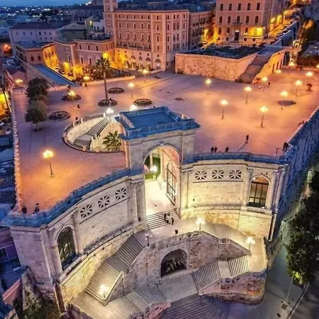 بيت ضيافة Luxury Loft 35 كالياري