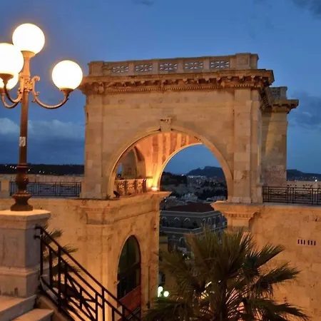 Luxury Loft 35 بيت ضيافة كالياري