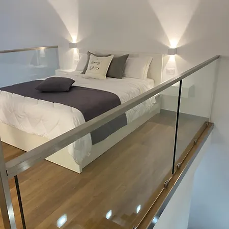 بيت ضيافة Luxury Loft 35 كالياري